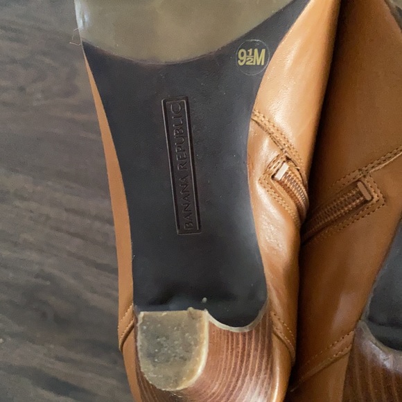 SOLD 😍😍Tan booties from Banana Republic size 9 - Picture 7 of 11